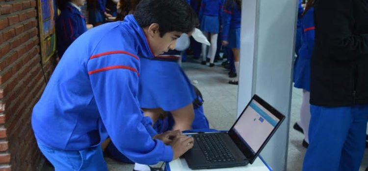 Argentina: Alumnos en la localidad de Corrientes desarrollaron plataforma de voto electrónico