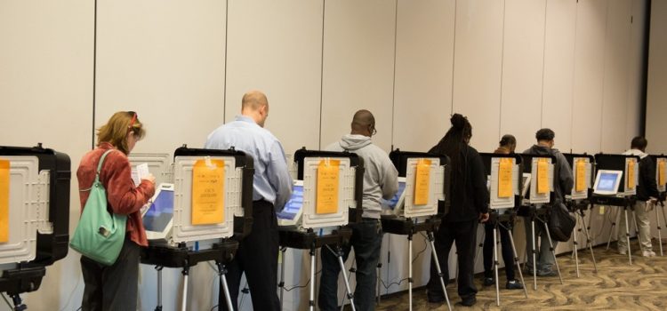 Mejoras en la tecnología son clave para restaurar la confianza en el sistema de votación de los Estados Unidos